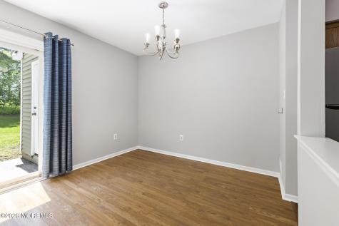 39 Oak Lane Eatontown NJ 07724