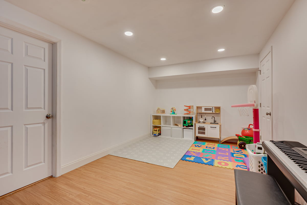 61 Sand Hill Road Jamesburg NJ 08831