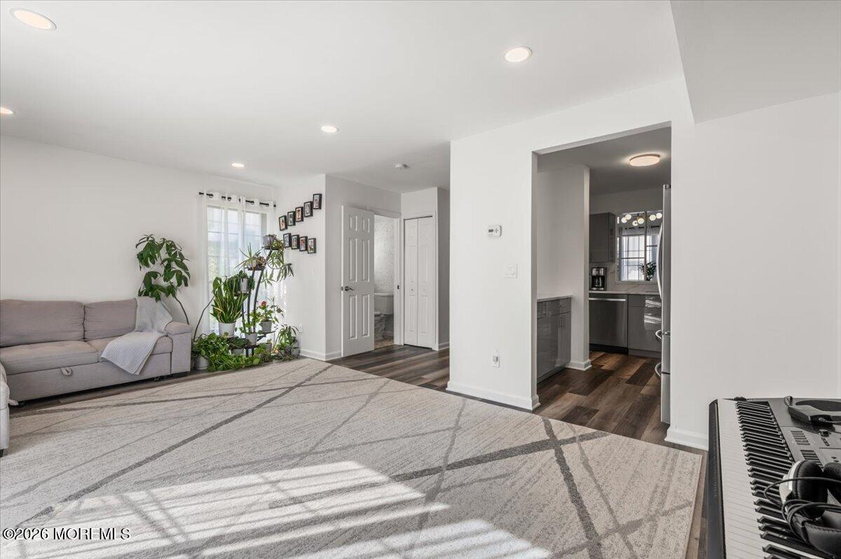 54 Queens Way Englishtown NJ 07726