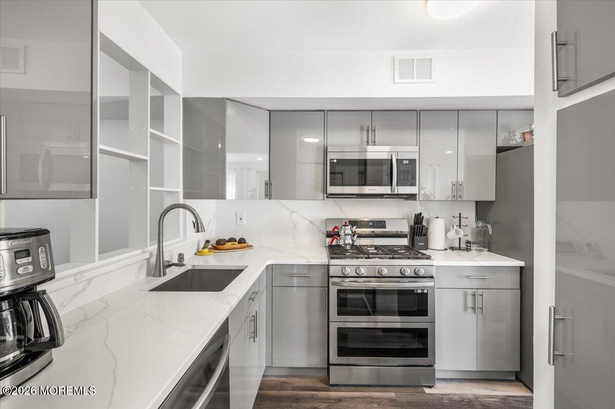 54 Queens Way Englishtown NJ 07726