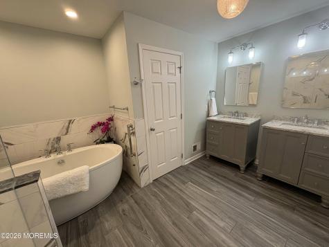 8 Fells Drive Manalapan NJ 07726
