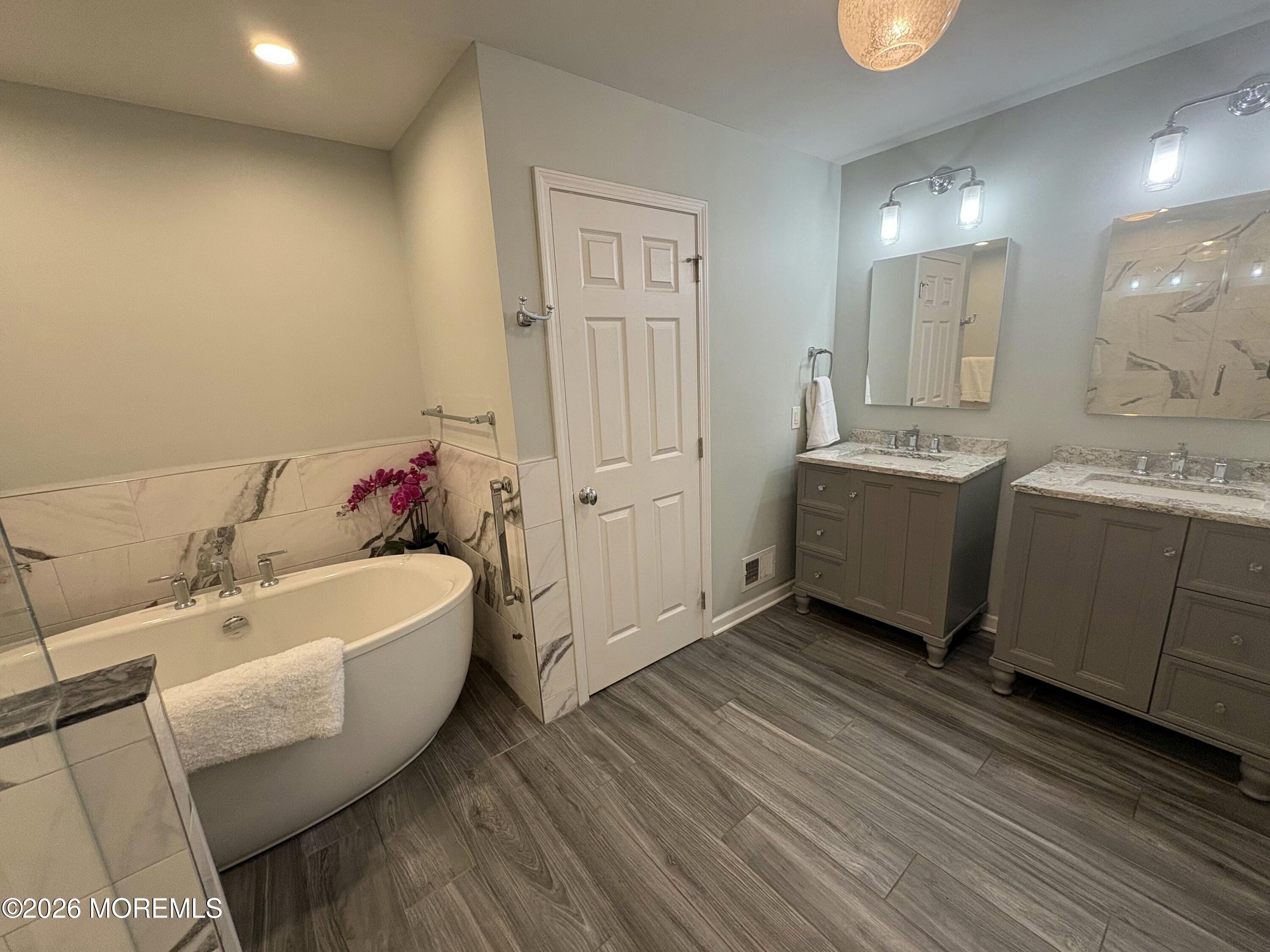 8 Fells Drive Manalapan NJ 07726