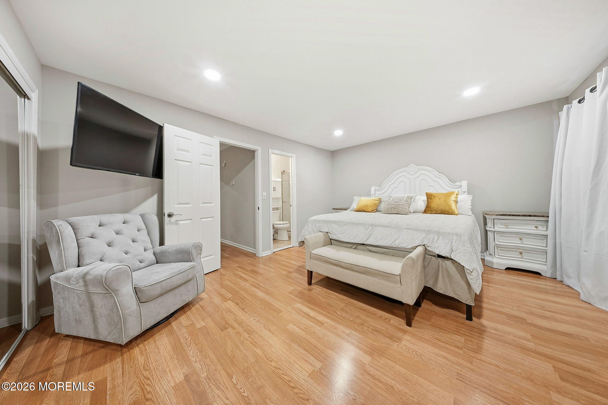 6102 N Oaks Boulevard North Brunswick NJ 08902