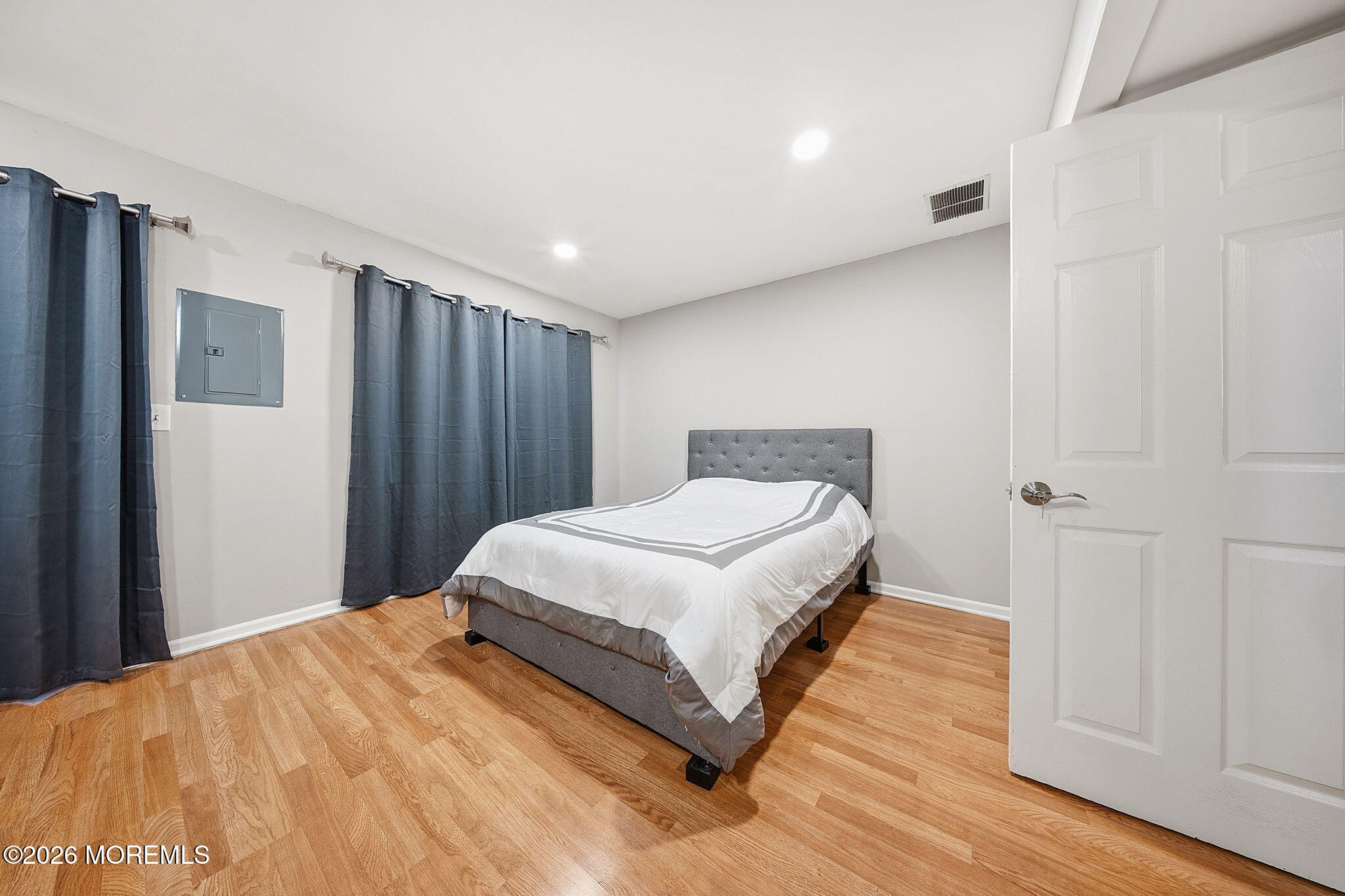 6102 N Oaks Boulevard North Brunswick NJ 08902