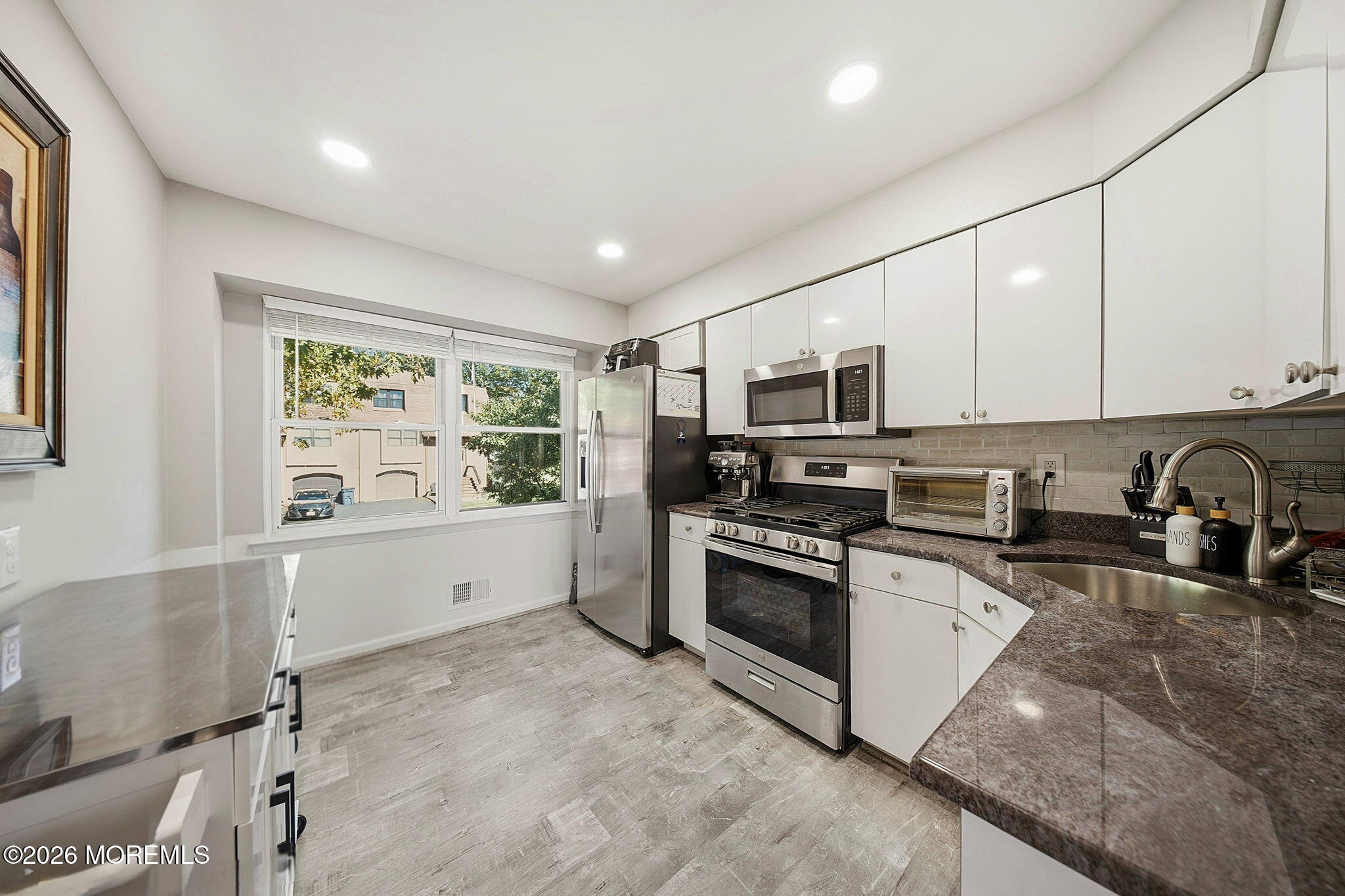6102 N Oaks Boulevard North Brunswick NJ 08902