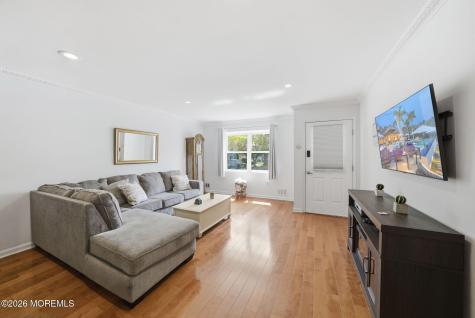 56 Thorne Lane Matawan NJ 07747