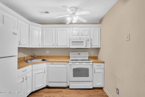 1806 Huntingdon Gloucester Twp NJ 08030