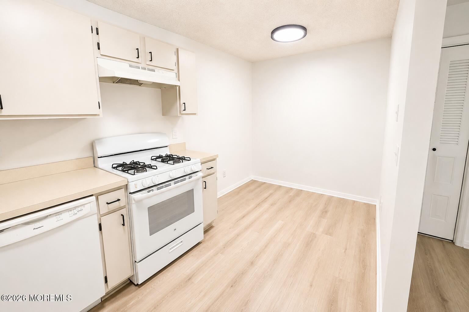 148 Sussex Place Galloway NJ 08205