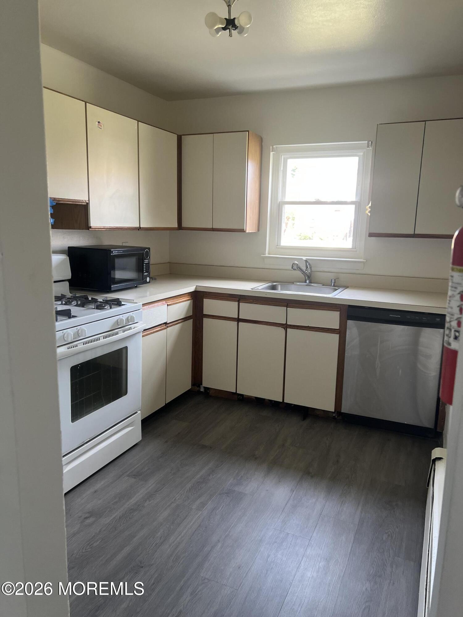 10 Juniper Lane Eatontown NJ 07724