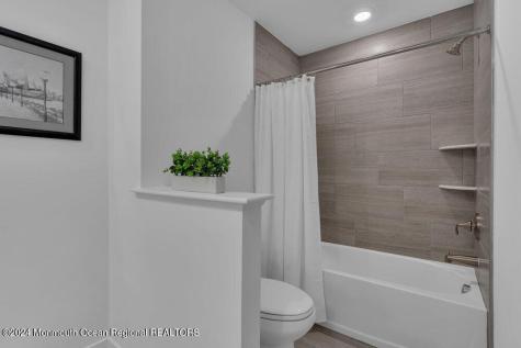 17 Kelly Way Tinton Falls NJ 07724