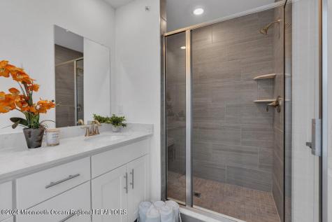 17 Kelly Way Tinton Falls NJ 07724