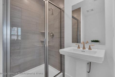 17 Kelly Way Tinton Falls NJ 07724
