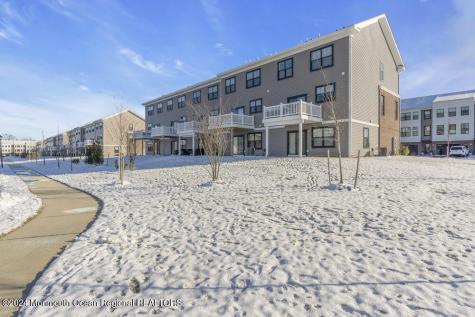 17 Kelly Way Tinton Falls NJ 07724