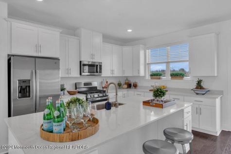 17 Kelly Way Tinton Falls NJ 07724