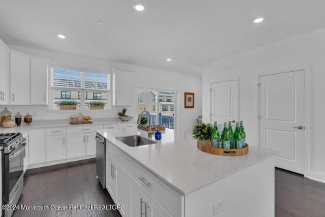17 Kelly Way Tinton Falls NJ 07724