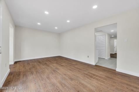 28 Kingsley Way Freehold NJ 07728