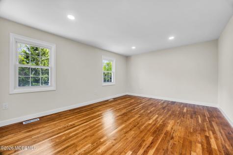 28 Kingsley Way Freehold NJ 07728