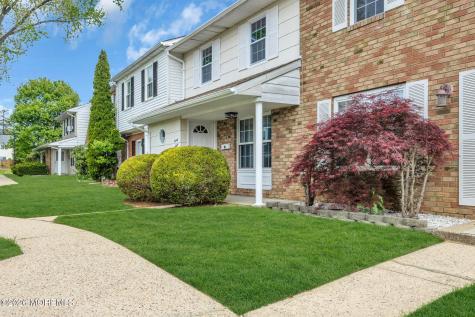 28 Kingsley Way Freehold NJ 07728