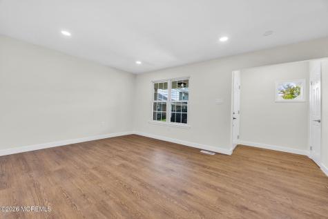 28 Kingsley Way Freehold NJ 07728