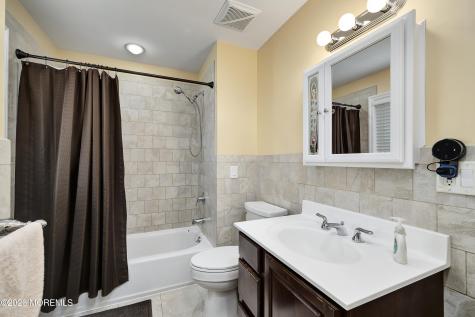 4 Osprey Court Howell NJ 07731