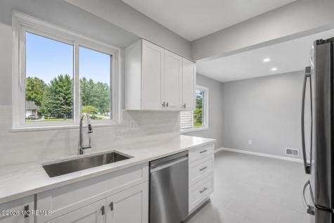 318 Middlewood Road Middletown NJ 07748