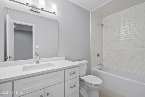 318 Middlewood Road Middletown NJ 07748