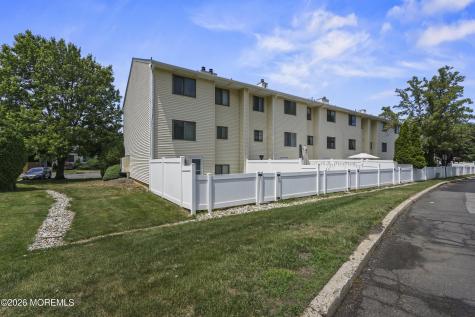 318 Middlewood Road Middletown NJ 07748