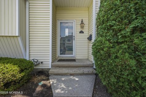 318 Middlewood Road Middletown NJ 07748