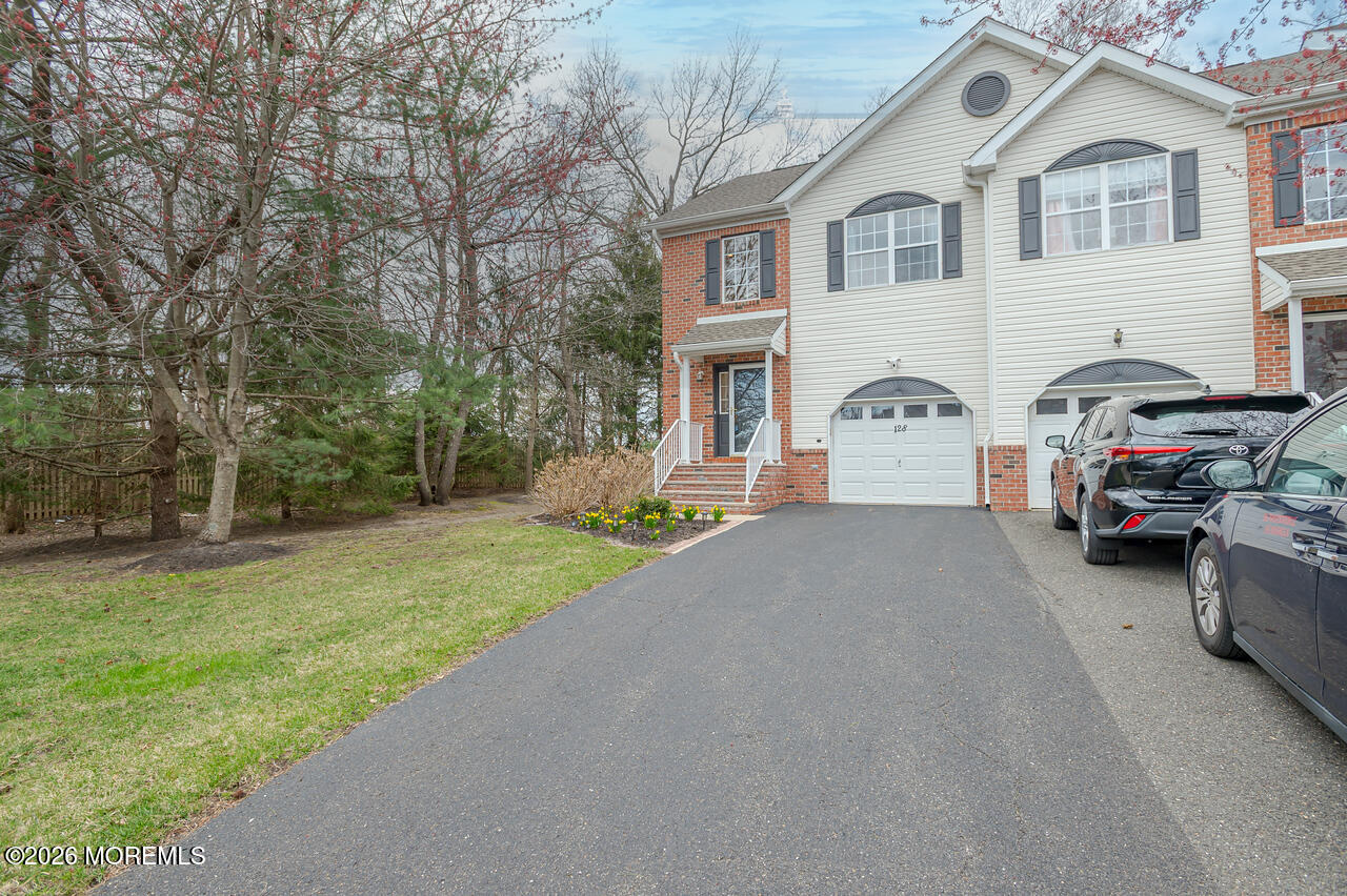 128 Heron Court Manalapan NJ 07726