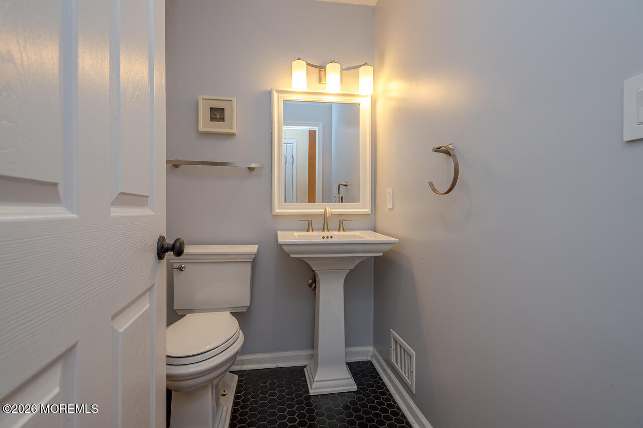 128 Heron Court Manalapan NJ 07726