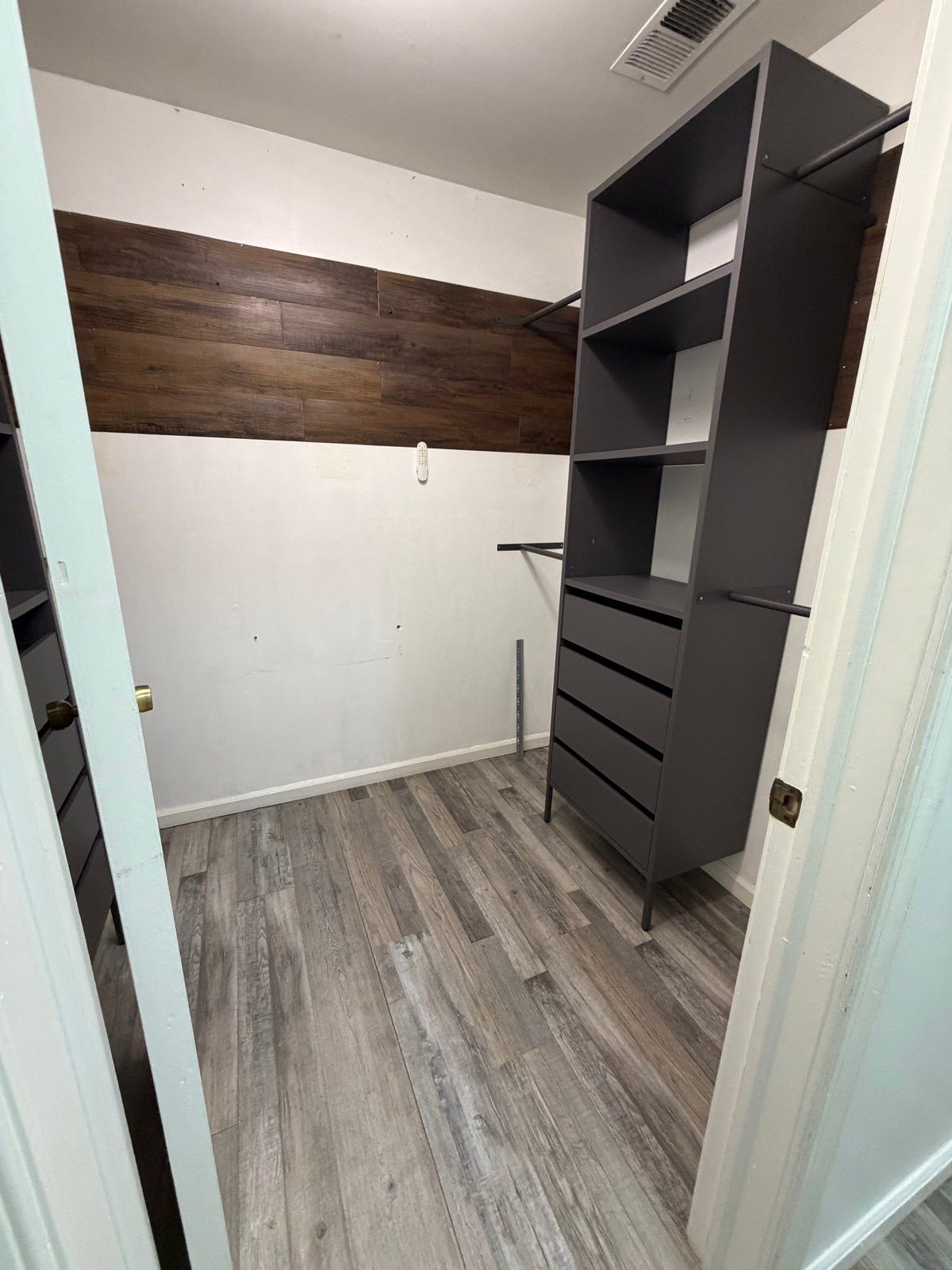 406 Woodhaven Drive Edison NJ 08817