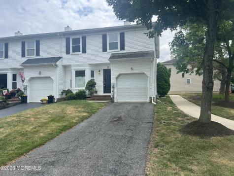 21 Carriage Lane Englishtown NJ 07726