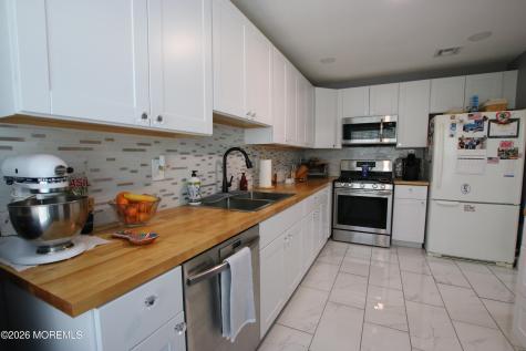 37 Horseshoe Court Tinton Falls NJ 07753