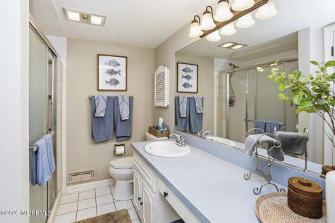 5 Berkeley Square Brielle NJ 08730