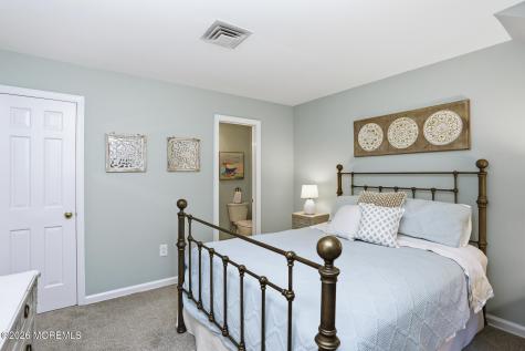 5 Berkeley Square Brielle NJ 08730