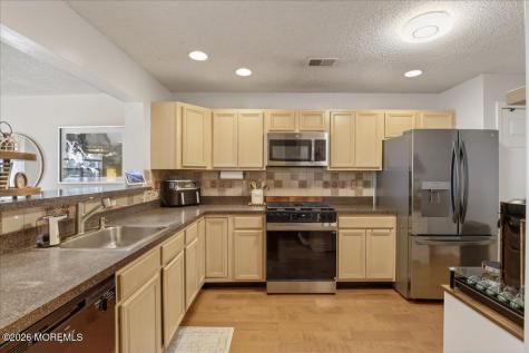 76 Shinnecock Hills Court Howell NJ 07731