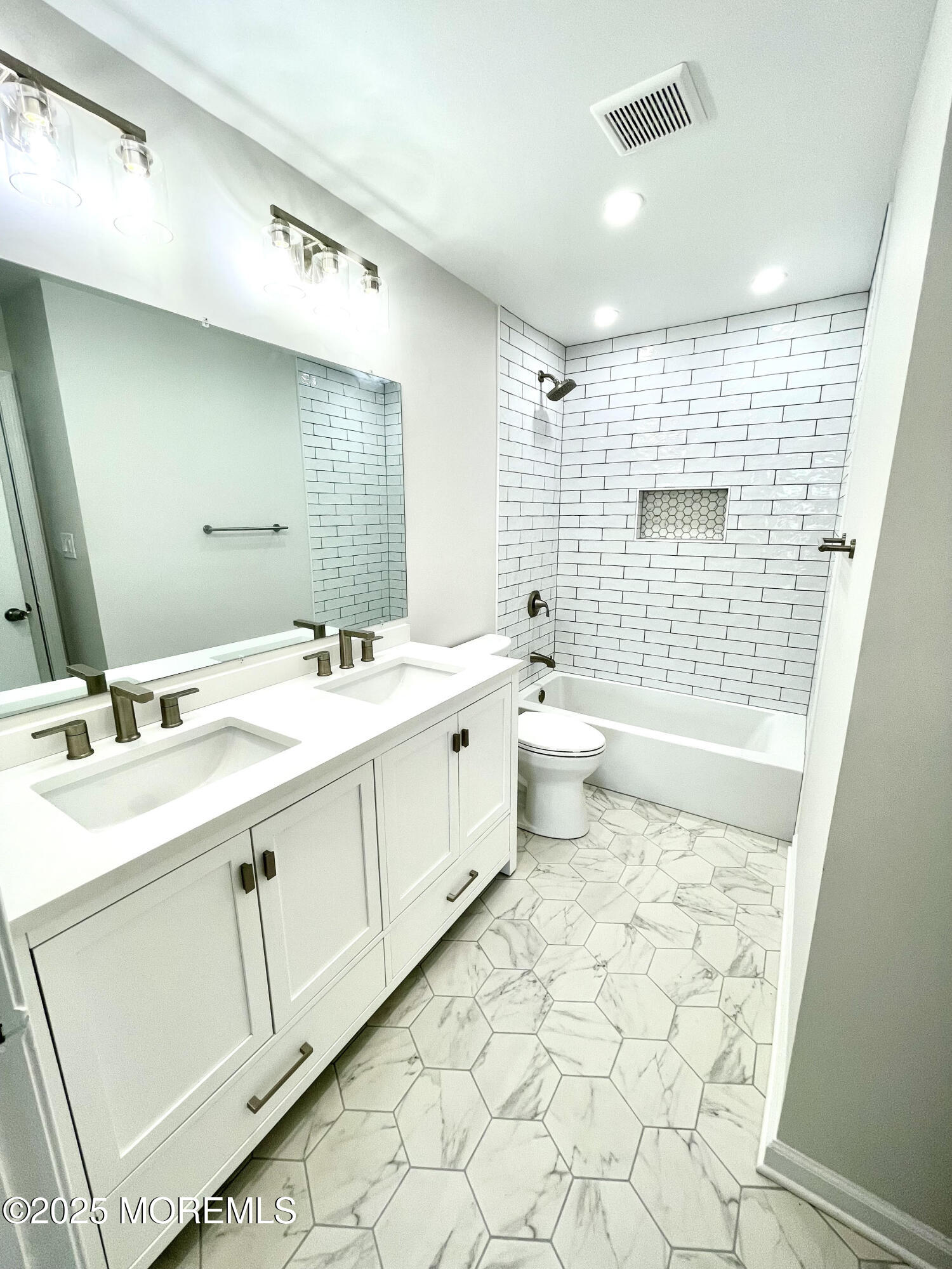 162 Pinetree Court Howell NJ 07731