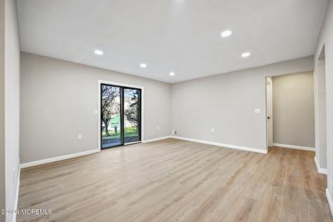 802 Begonia Court Jackson NJ 08527