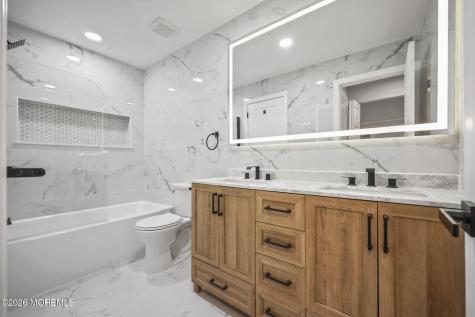 802 Begonia Court Jackson NJ 08527