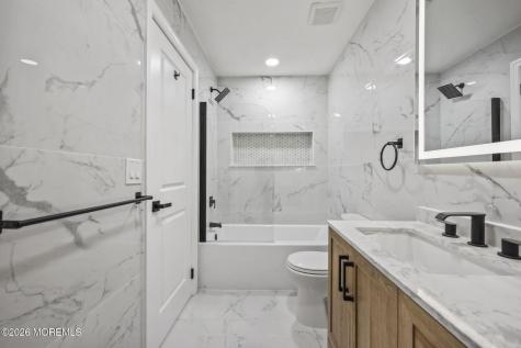 802 Begonia Court Jackson NJ 08527