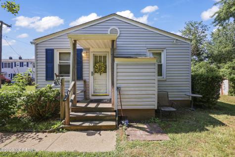 73 Belshaw Avenue Shrewsbury Twp NJ 07724