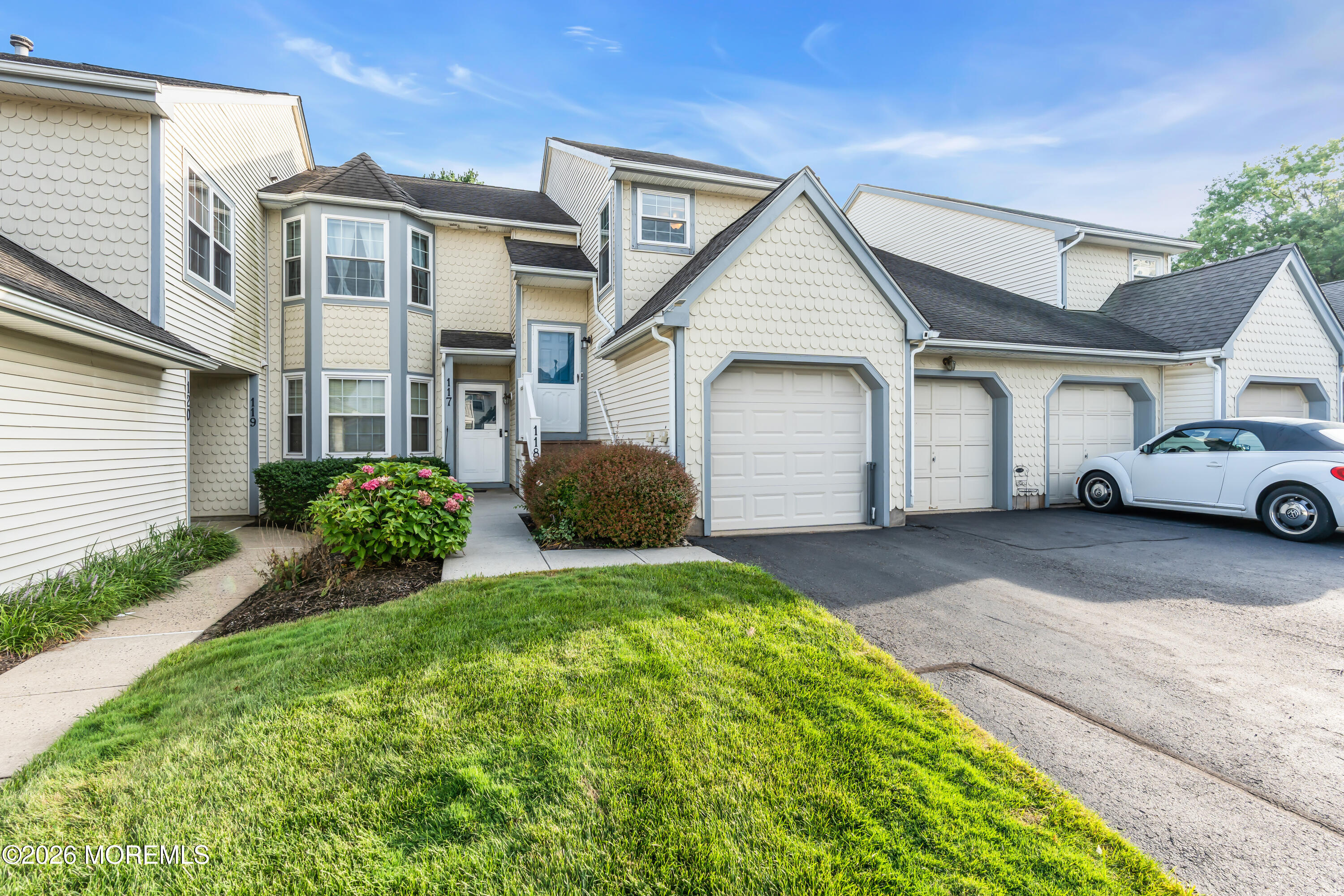 Freehold NJ, 118 Evergreen Court
