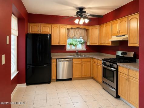242 Perth Hill Court Aberdeen NJ 07747