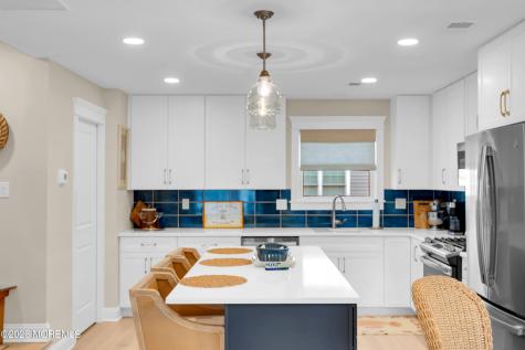 27 Shell Road Mantoloking NJ 08738