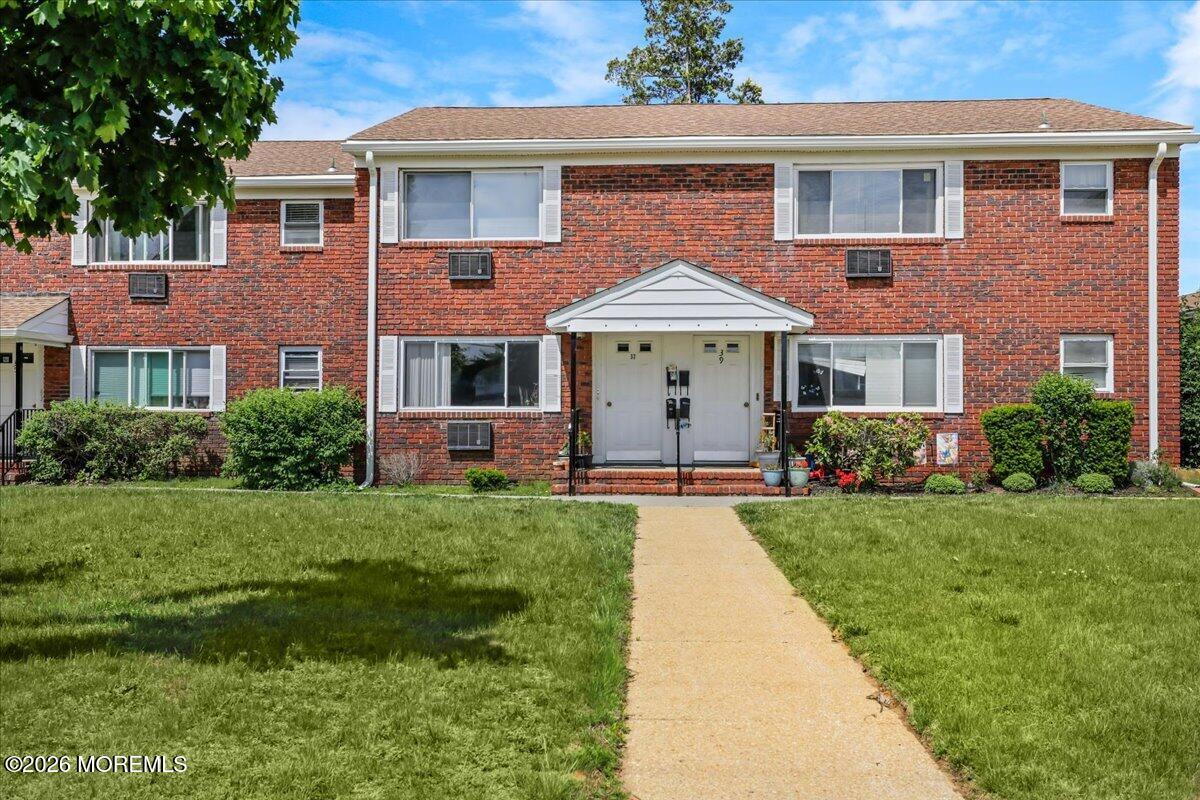 37 Laurel Place Eatontown NJ 07724