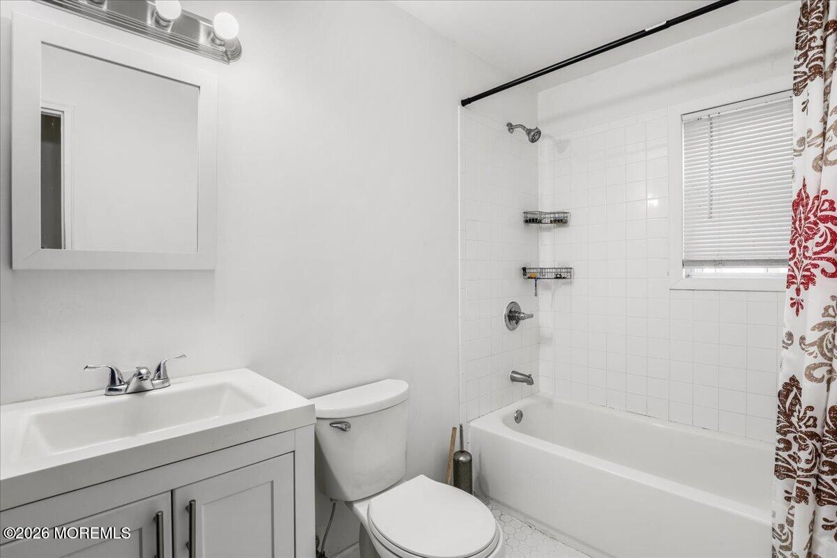 37 Laurel Place Eatontown NJ 07724