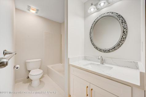 7 Harbor Bay Circle Laurence Harbor NJ 08879
