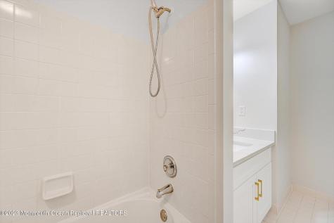 7 Harbor Bay Circle Laurence Harbor NJ 08879