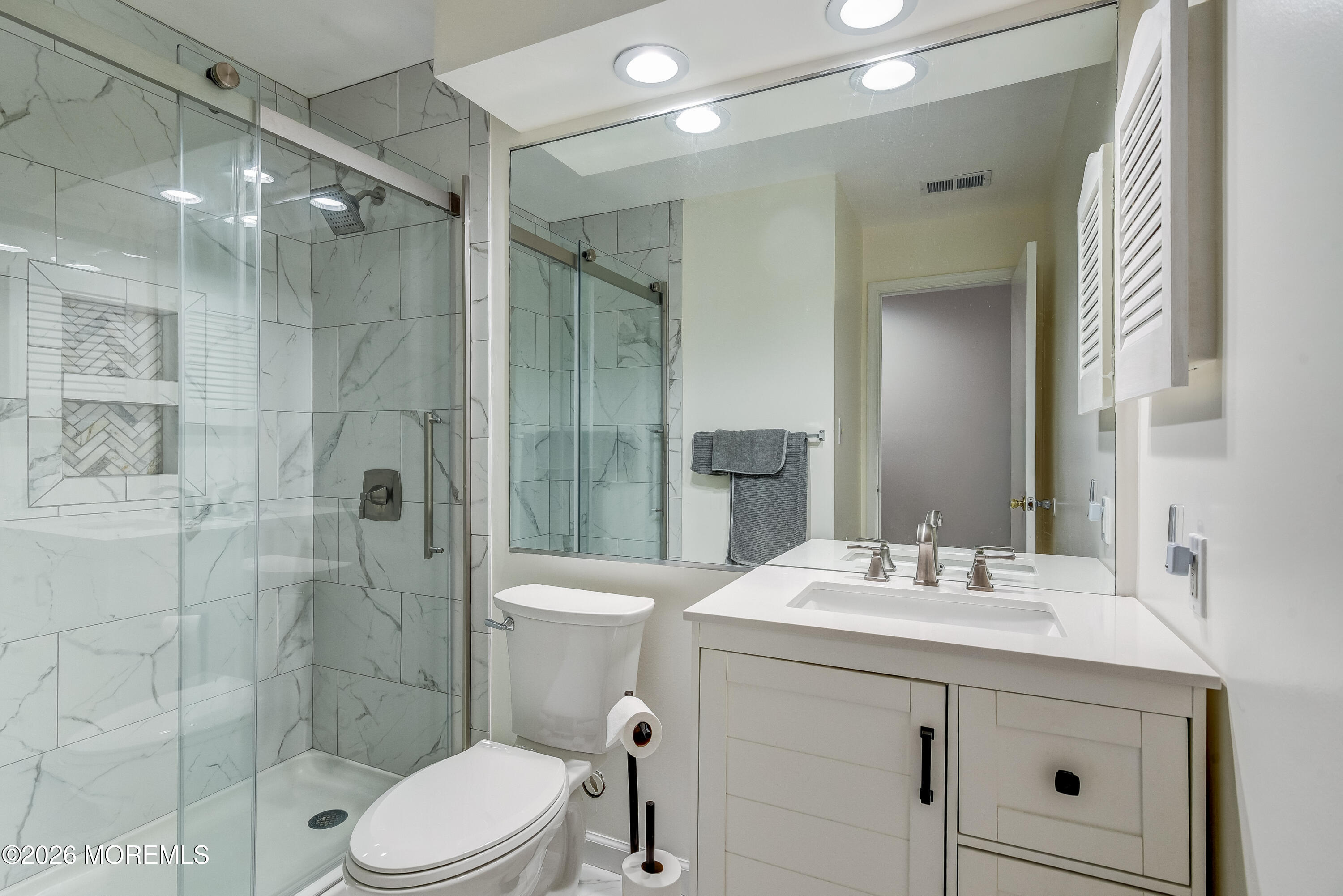 431 Hampton Court Englishtown NJ 07726