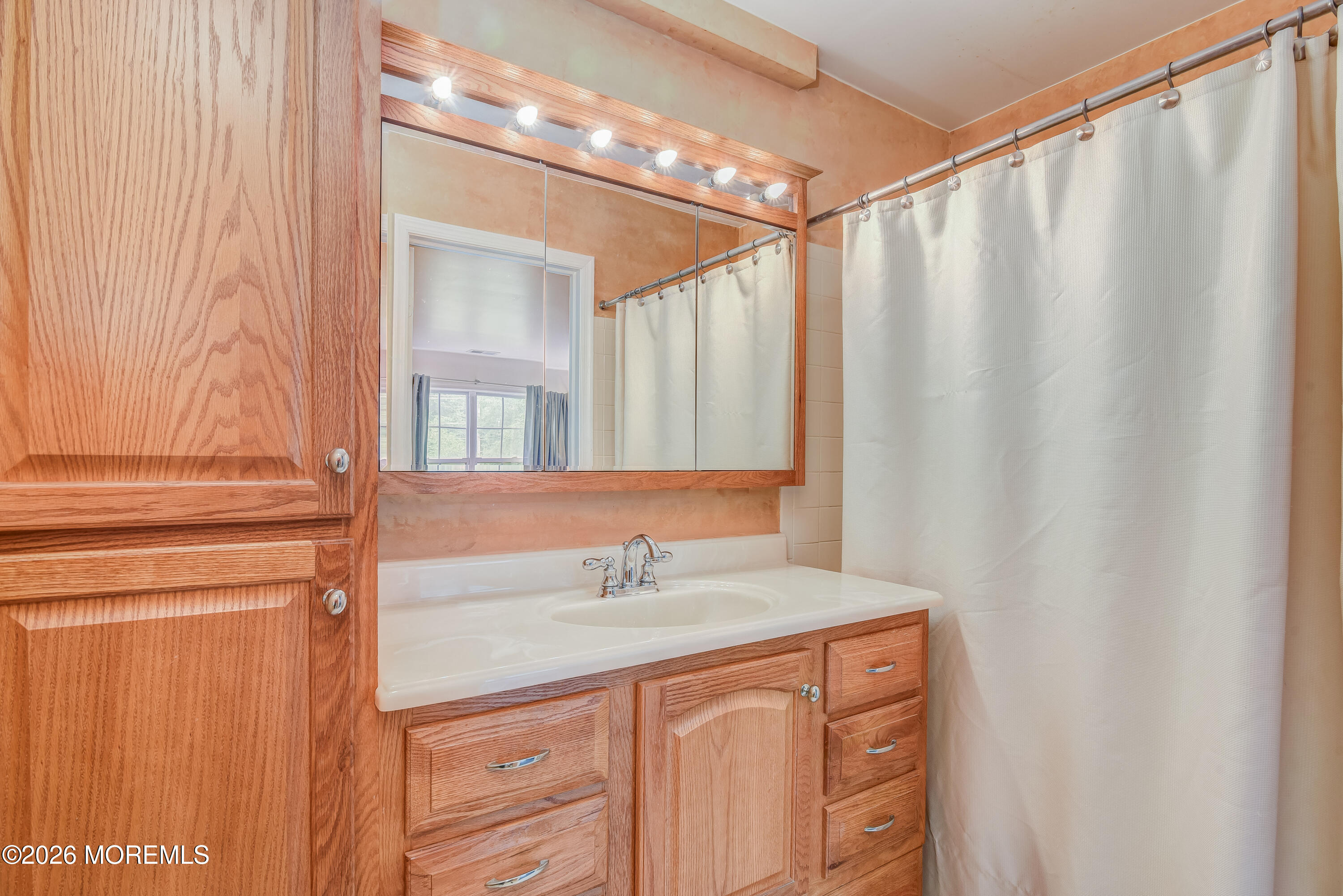431 Hampton Court Englishtown NJ 07726